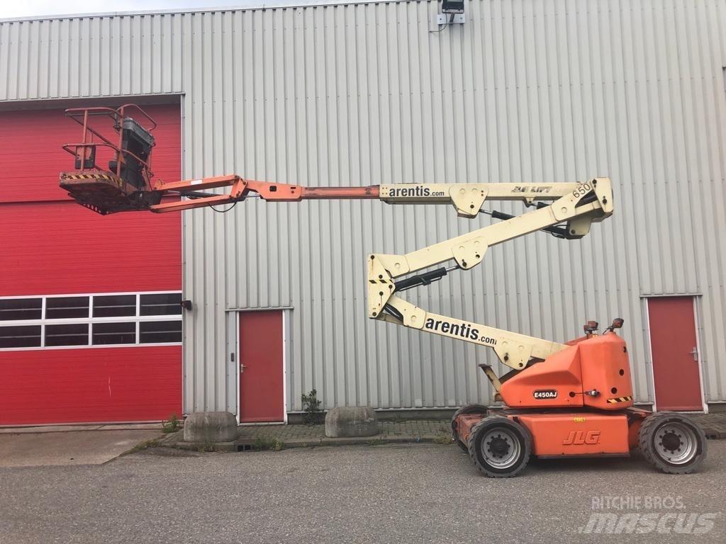 JLG E 450 AJ 관절형 전동이동 리프트