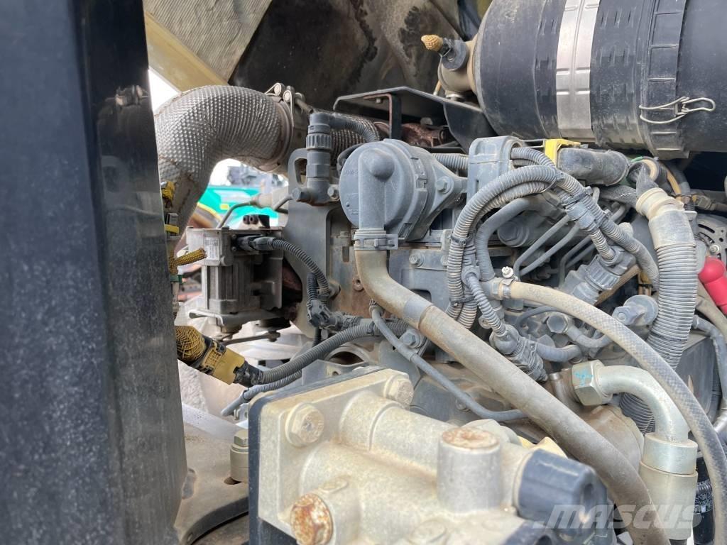 Bomag BW 216 DH-4 싱글 드럼 롤러