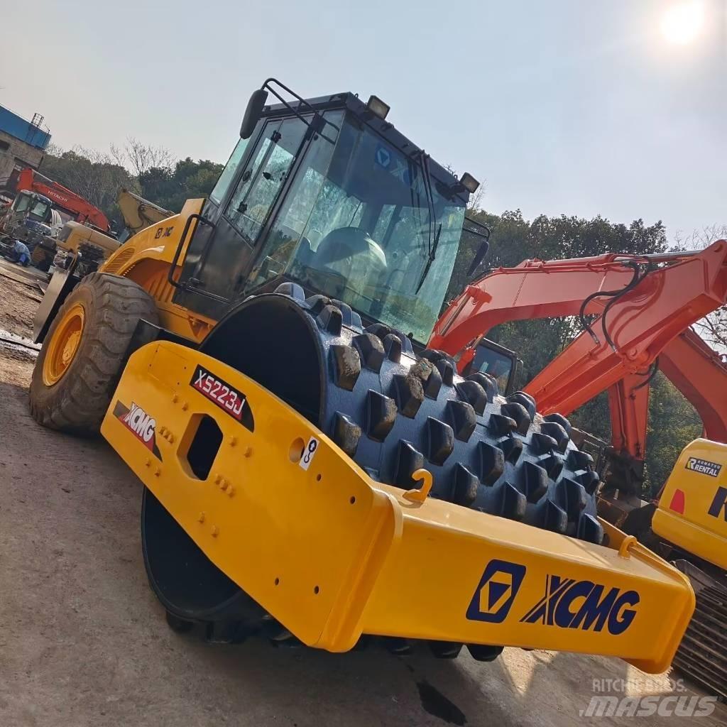 XCMG XS 223 J 싱글 드럼 롤러
