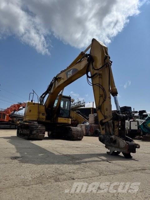 CAT 321 C LCR 대형 굴삭기 29톤 이상