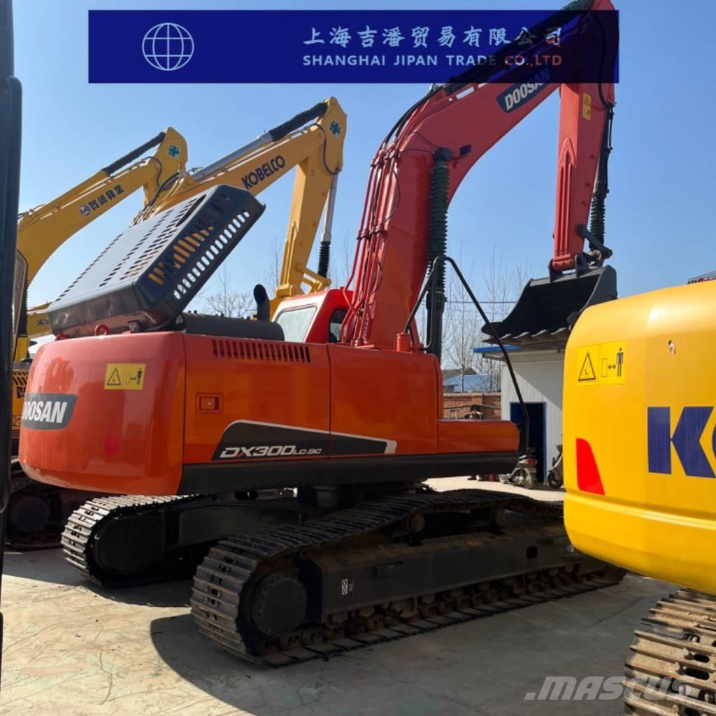 Doosan DX 300 대형 굴삭기 29톤 이상