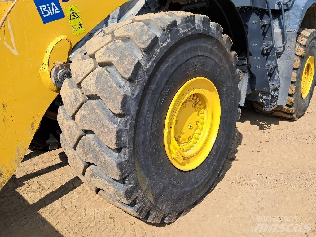 Komatsu WA500-8E0  휠로우더