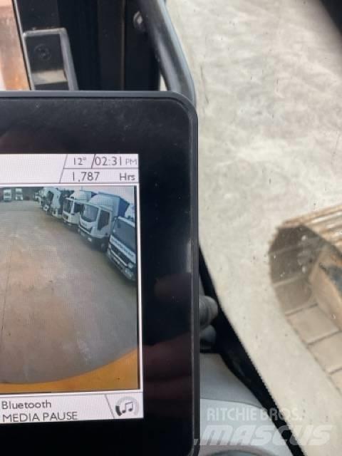 JCB JS 220 대형 굴삭기 29톤 이상
