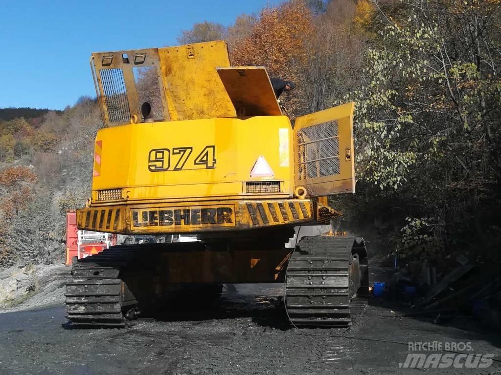 Liebherr 974 대형 굴삭기 29톤 이상