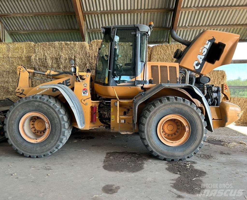 CASE 821 E  휠로우더