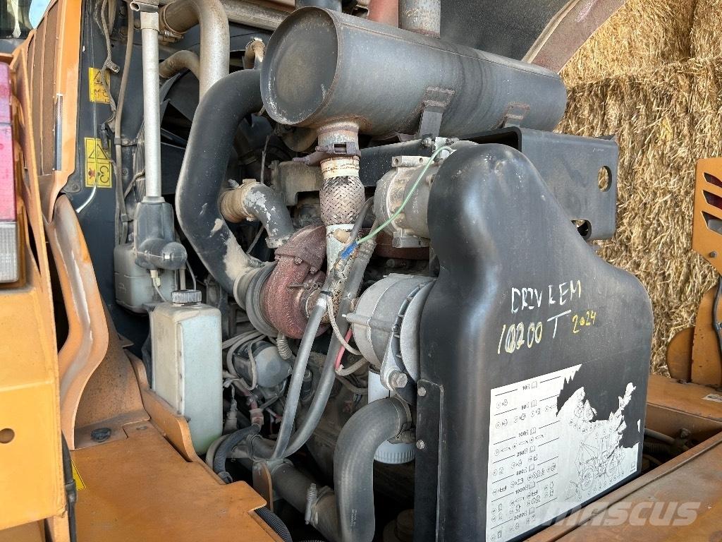 CASE 821 E  휠로우더