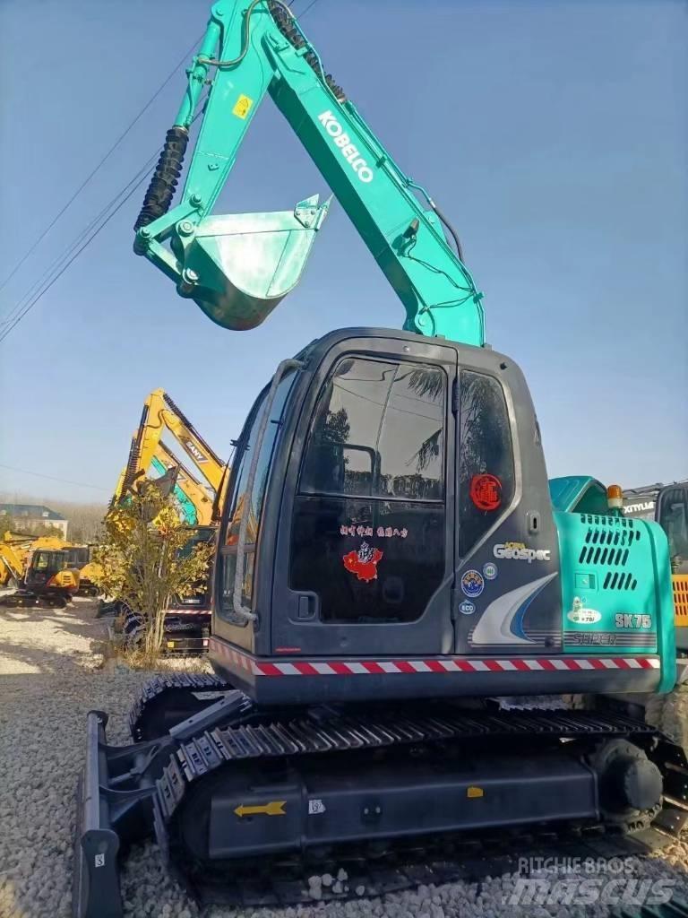 Kobelco SK 75 중형굴삭기 7톤-28톤