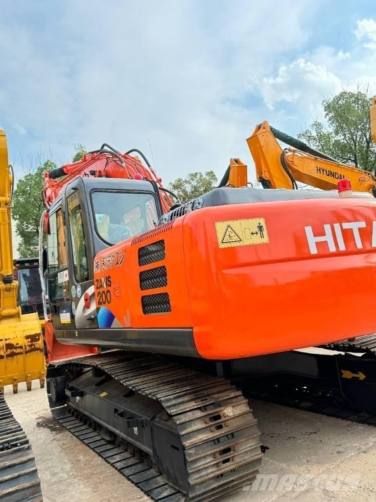 Hitachi ZX 200 대형 굴삭기 29톤 이상