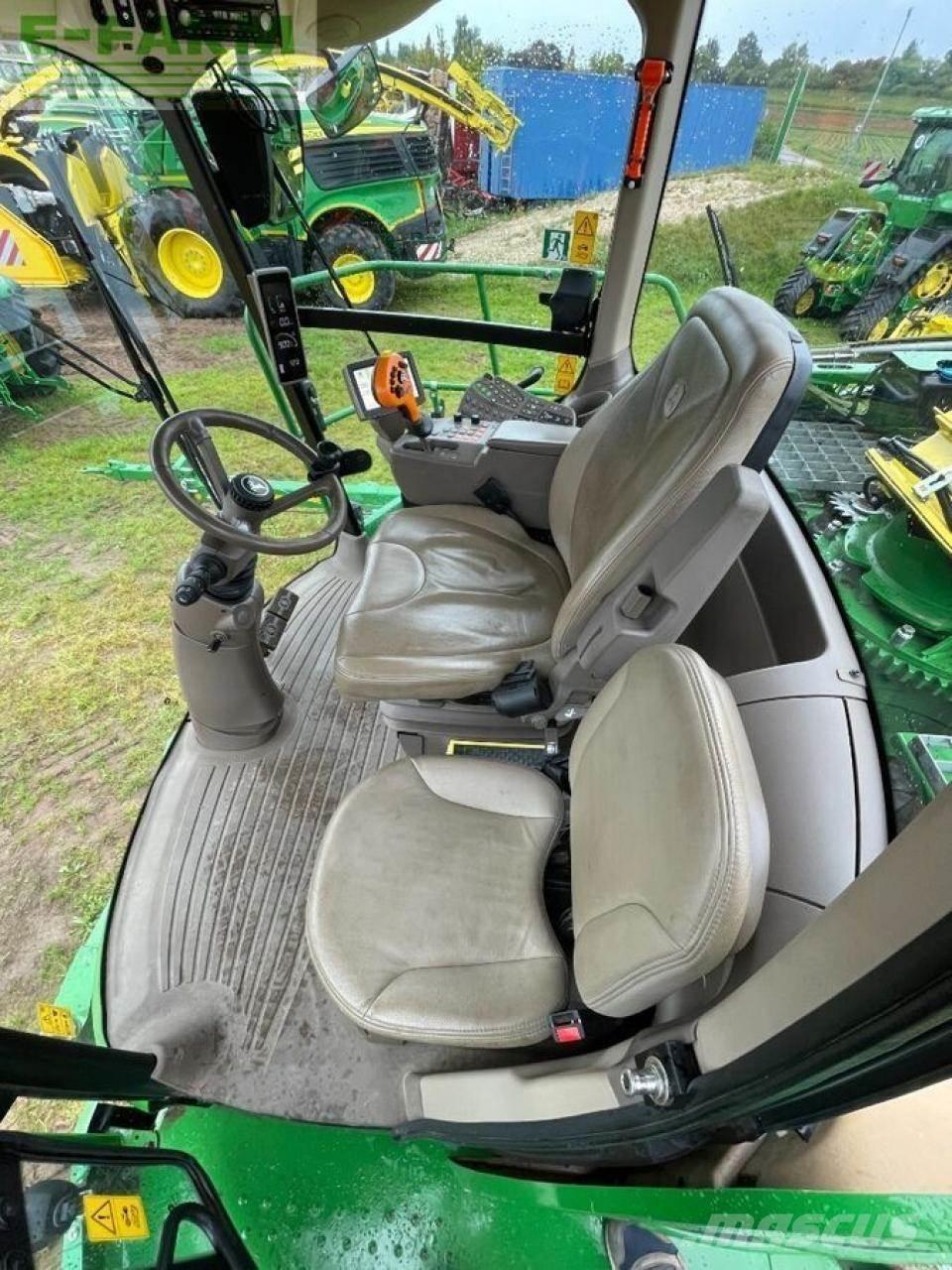 John Deere 8600 자동 초지기계