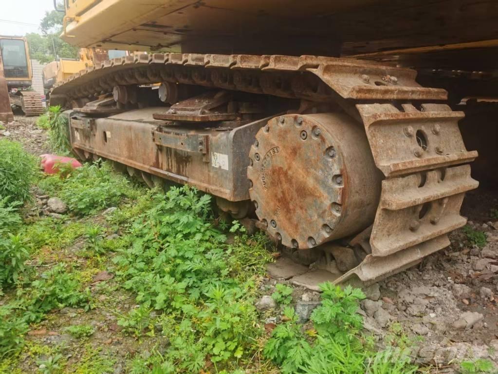 Komatsu PC 450-8 대형 굴삭기 29톤 이상