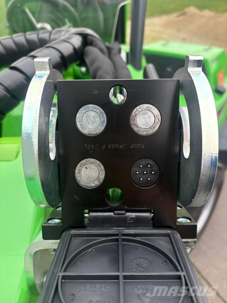 Avant 650 다목적 로더