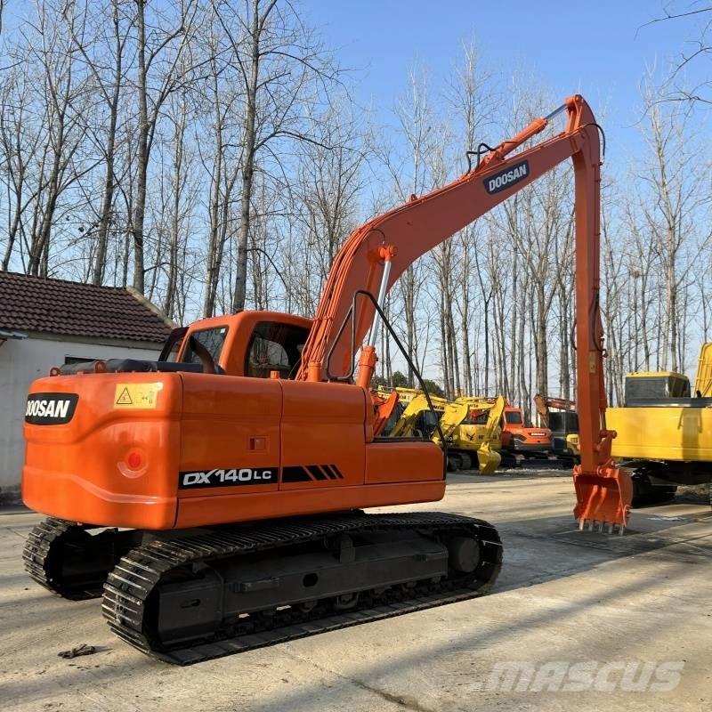 Doosan DX 140 중형굴삭기 7톤-28톤