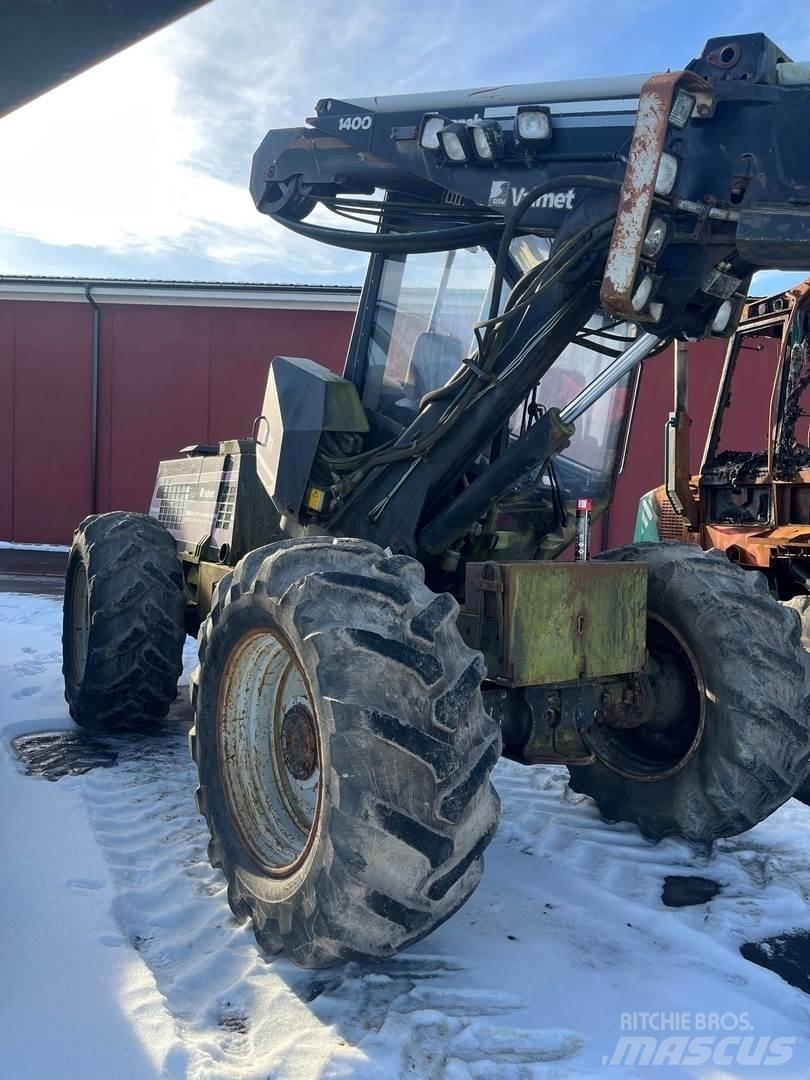 Valmet 911 원목 하베스터