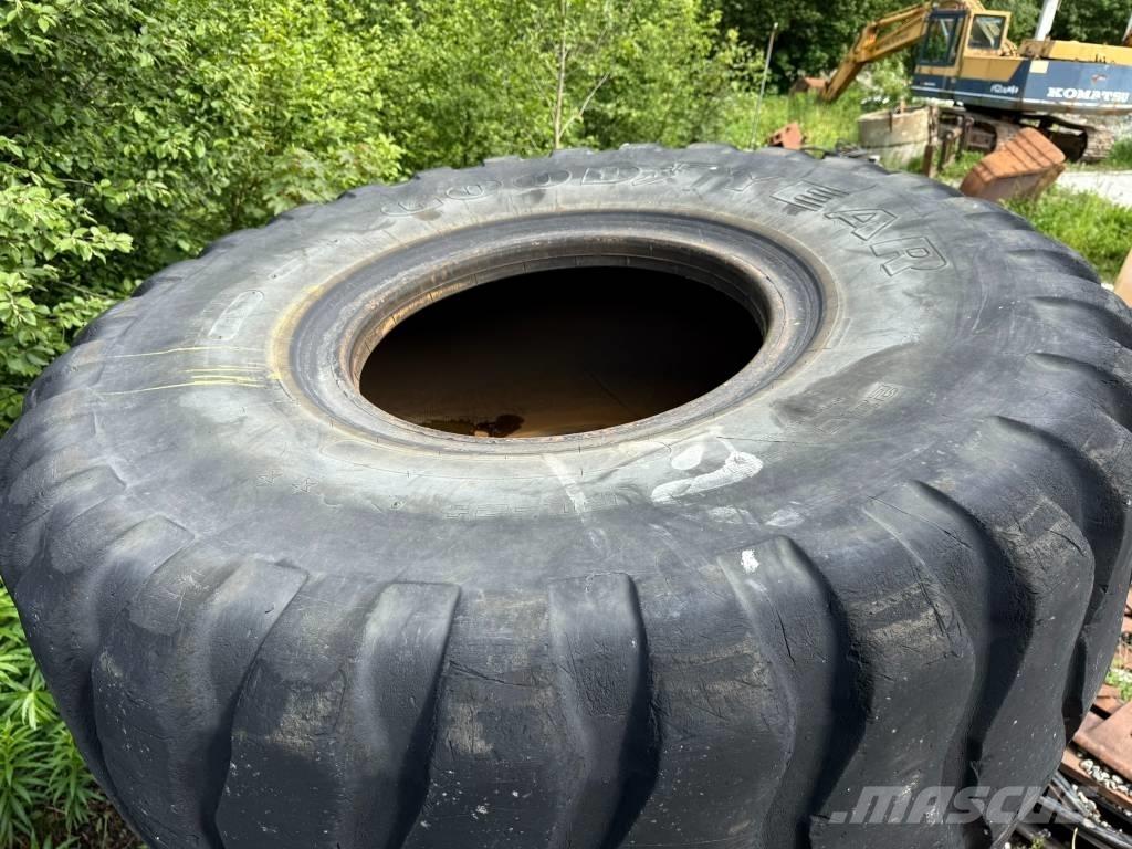 Goodyear 23,5R25 타이어, 휠 및 림
