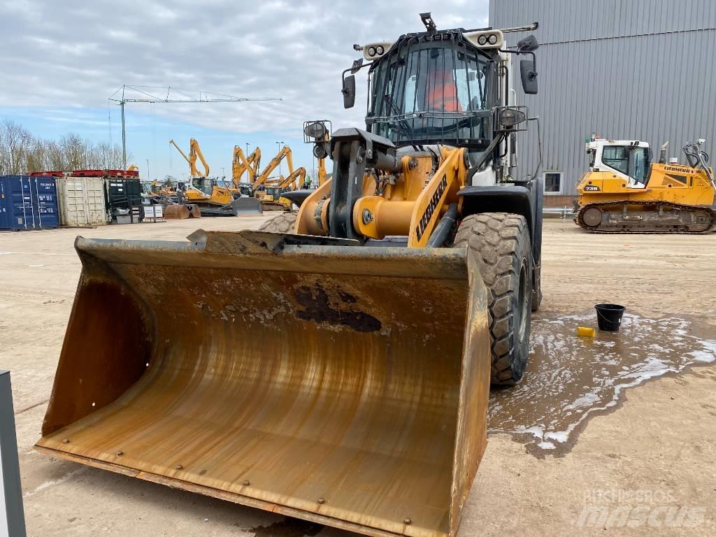 Liebherr L 526  휠로우더
