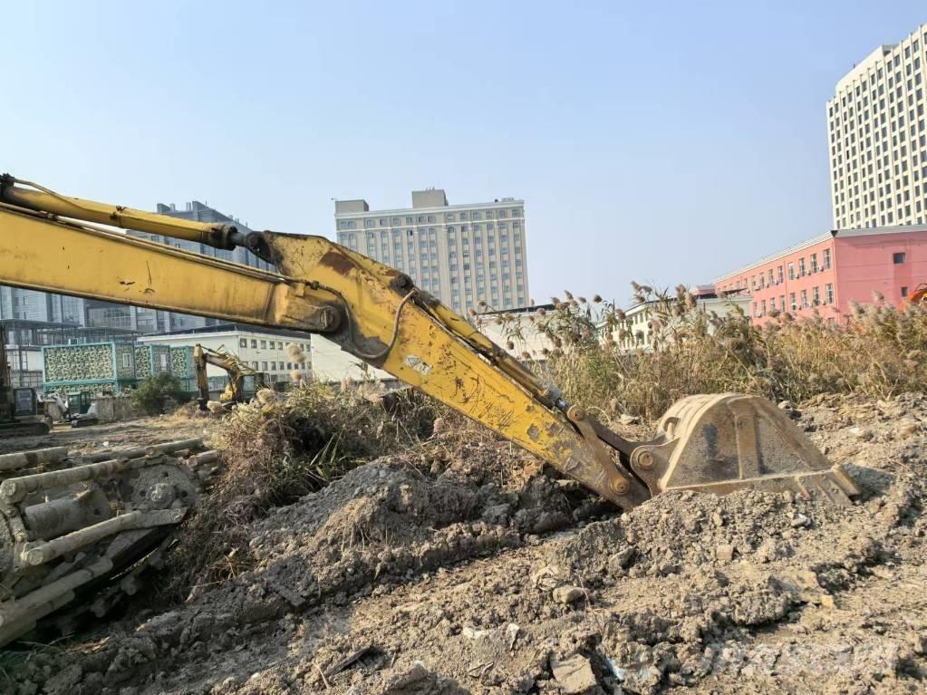 Komatsu PC 200-6 수륙양용 굴삭기