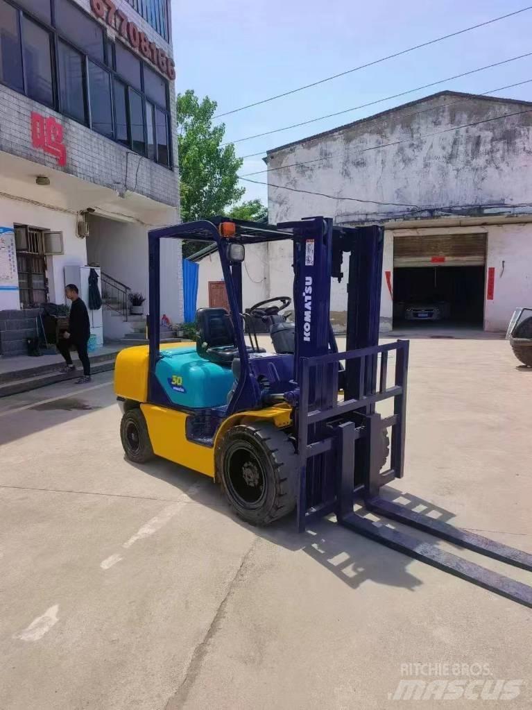 Komatsu FD 30 디젤 지게차