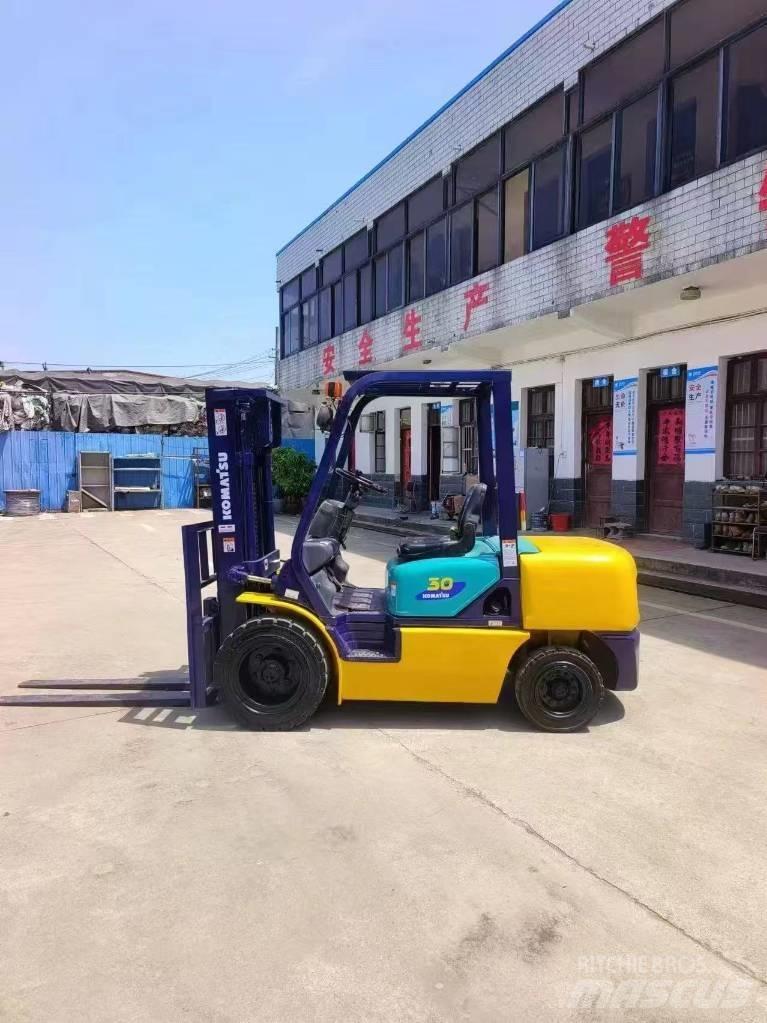 Komatsu FD 30 디젤 지게차
