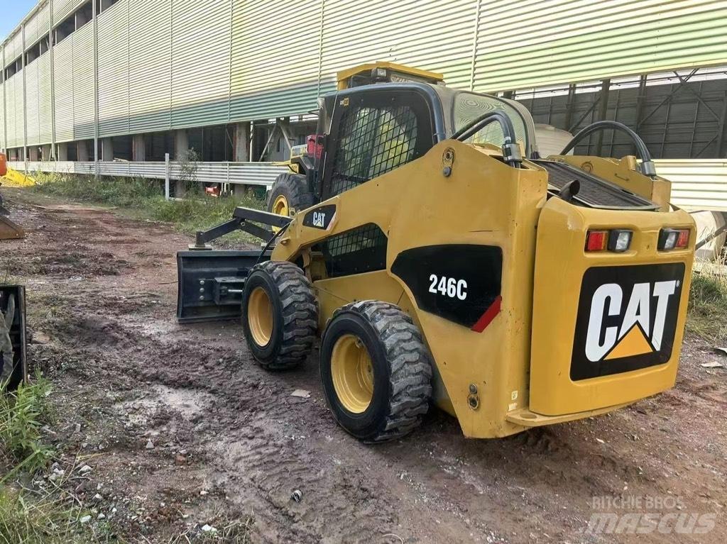 CAT 246 C  스키드로더