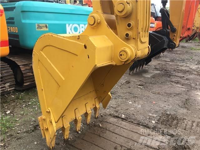 Komatsu PC 200-8 대형 굴삭기 29톤 이상