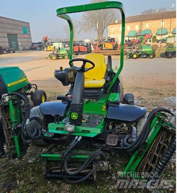 John Deere 7700 페어웨이 잔디깎기