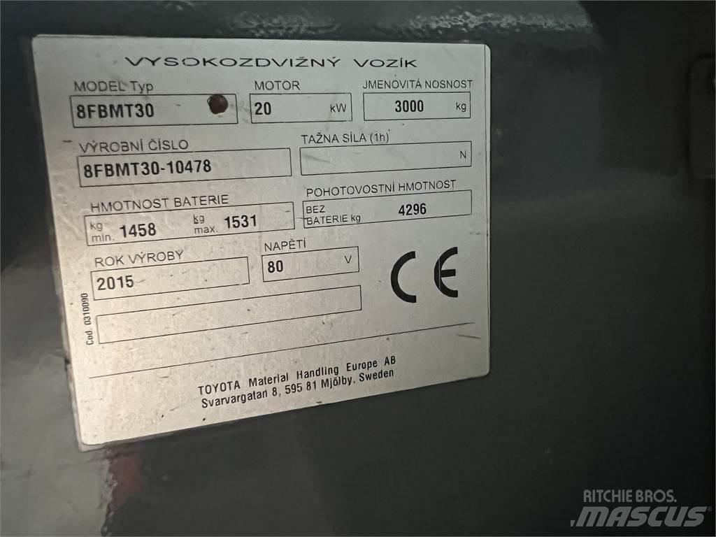 Toyota 8FBMT30 전동 지게차