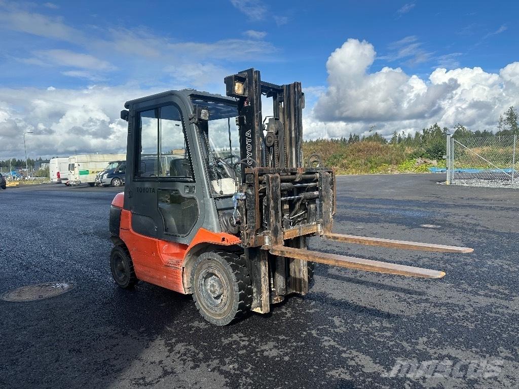 Toyota 02-7 FDF 25 디젤 지게차