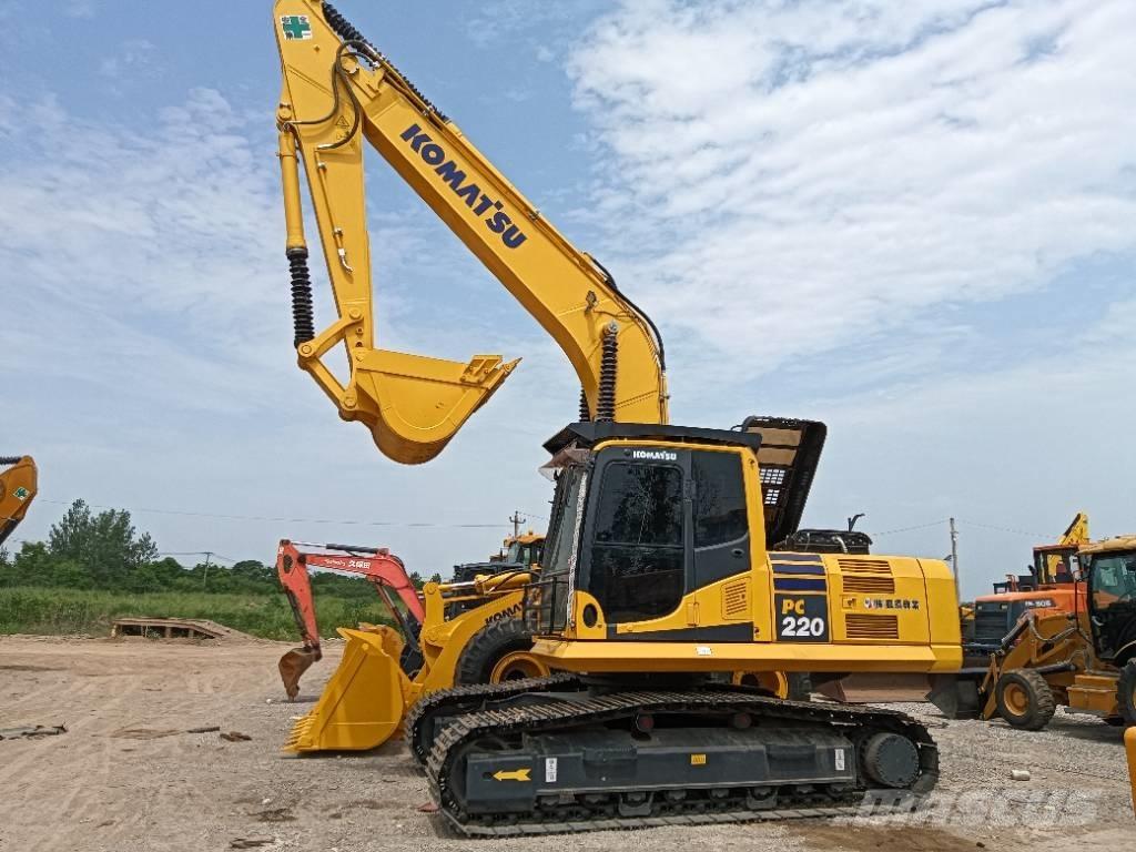 Komatsu PC 220-8 대형 굴삭기 29톤 이상