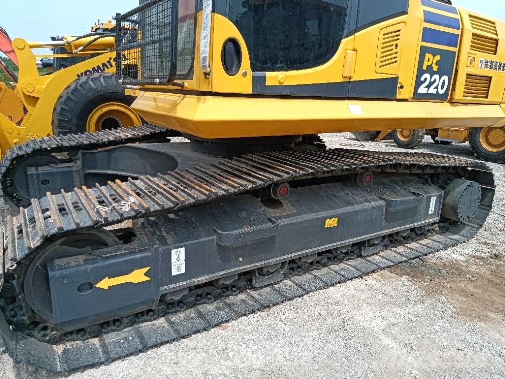 Komatsu PC 220-8 대형 굴삭기 29톤 이상