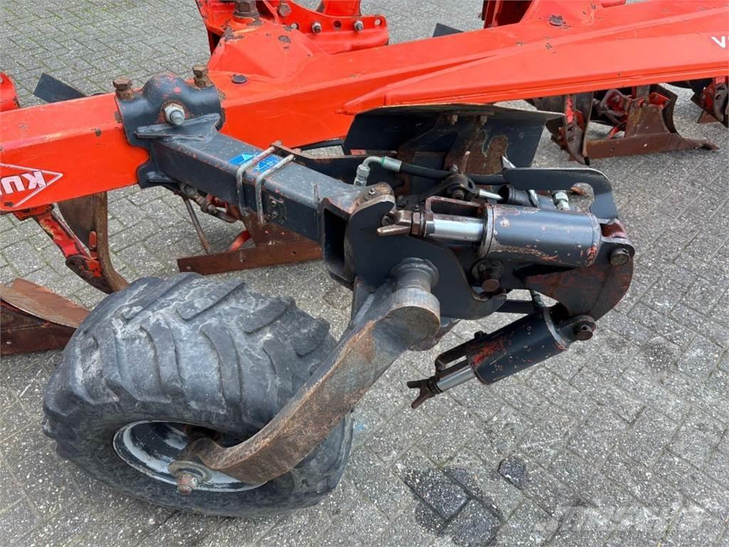 Kuhn VM 1525T 쟁기