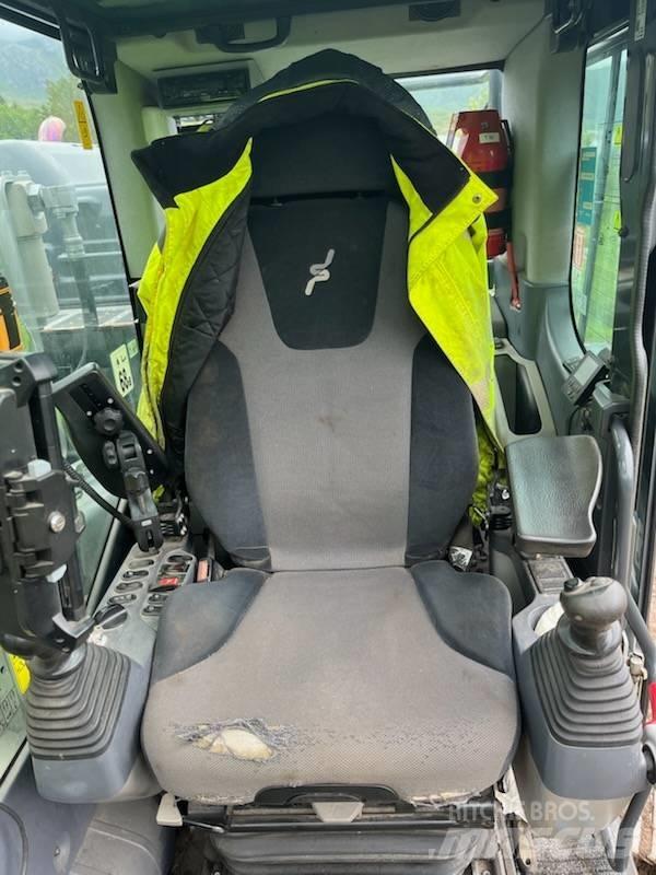 Komatsu PC 170 LC-11 대형 굴삭기 29톤 이상