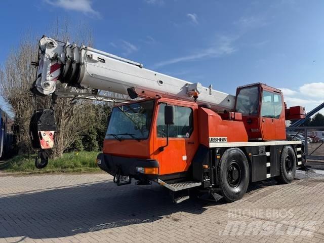 Liebherr LTM 1030-2 A/T 크레인