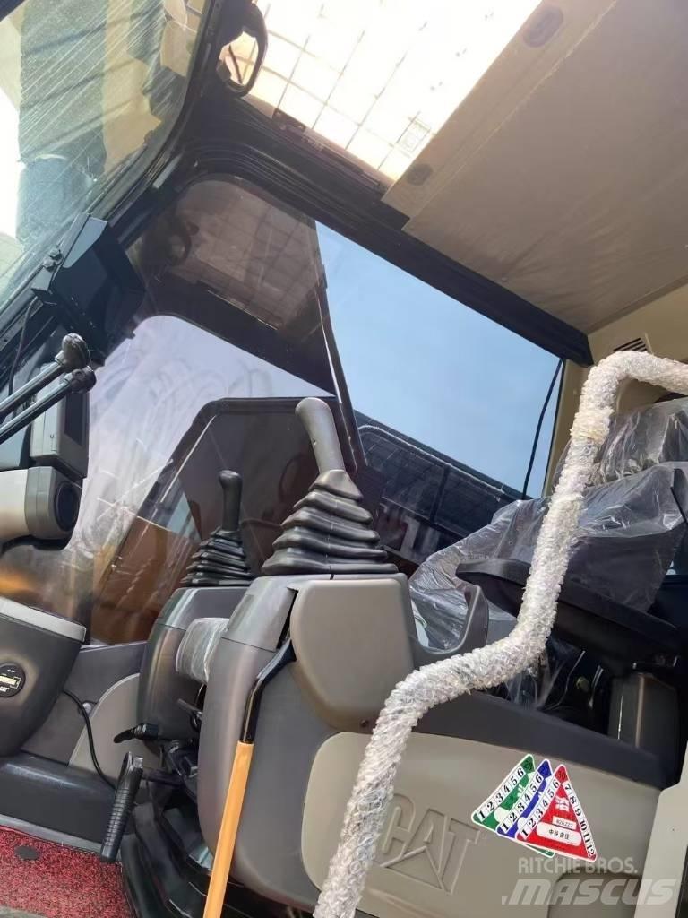 CAT 320D2L 대형 굴삭기 29톤 이상