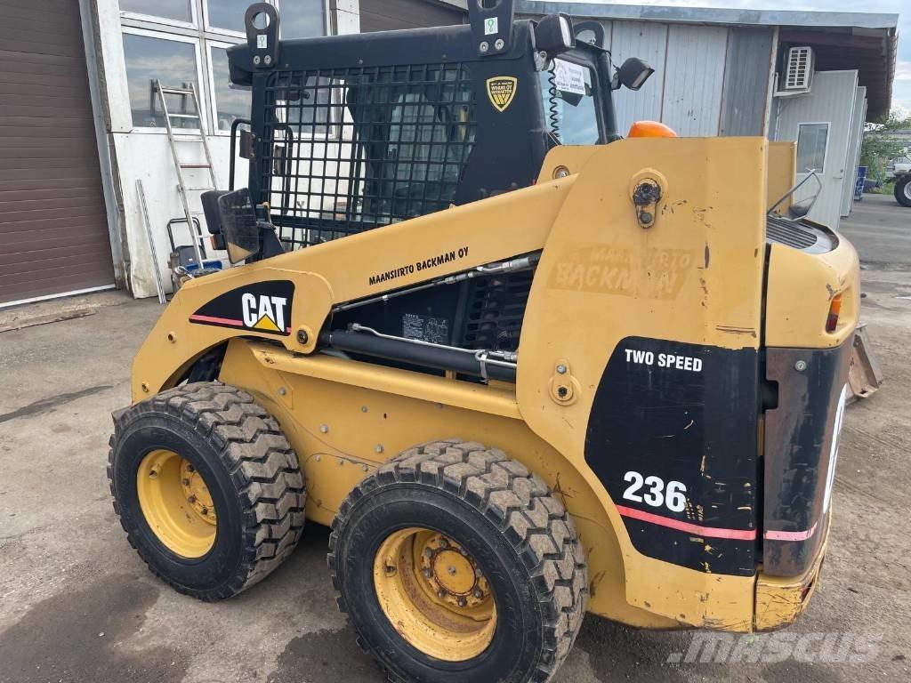 CAT 236  스키드로더