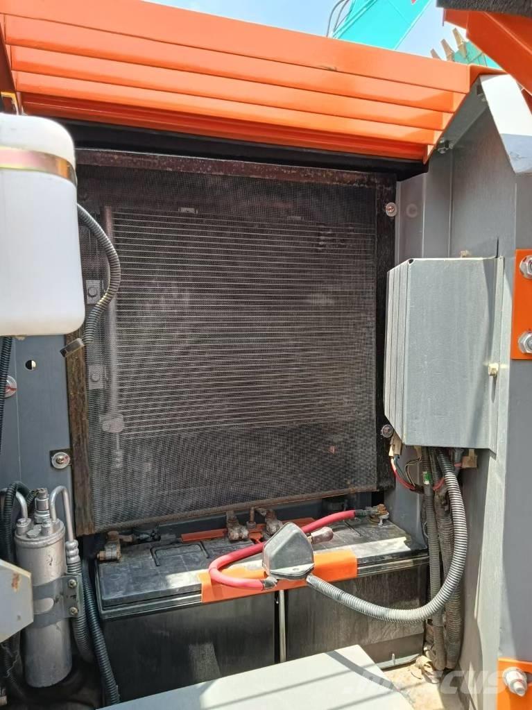 Hitachi ZX 70 소형 굴삭기 7톤 미만