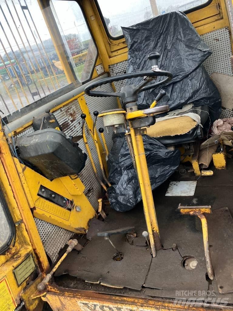 Volvo BM 641 프론트 로더 및 굴착기