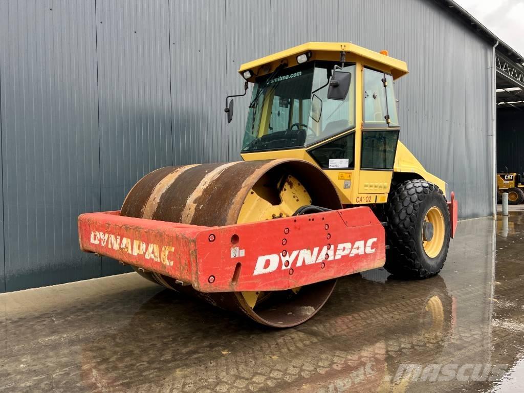 Dynapac CA302D 싱글 드럼 롤러