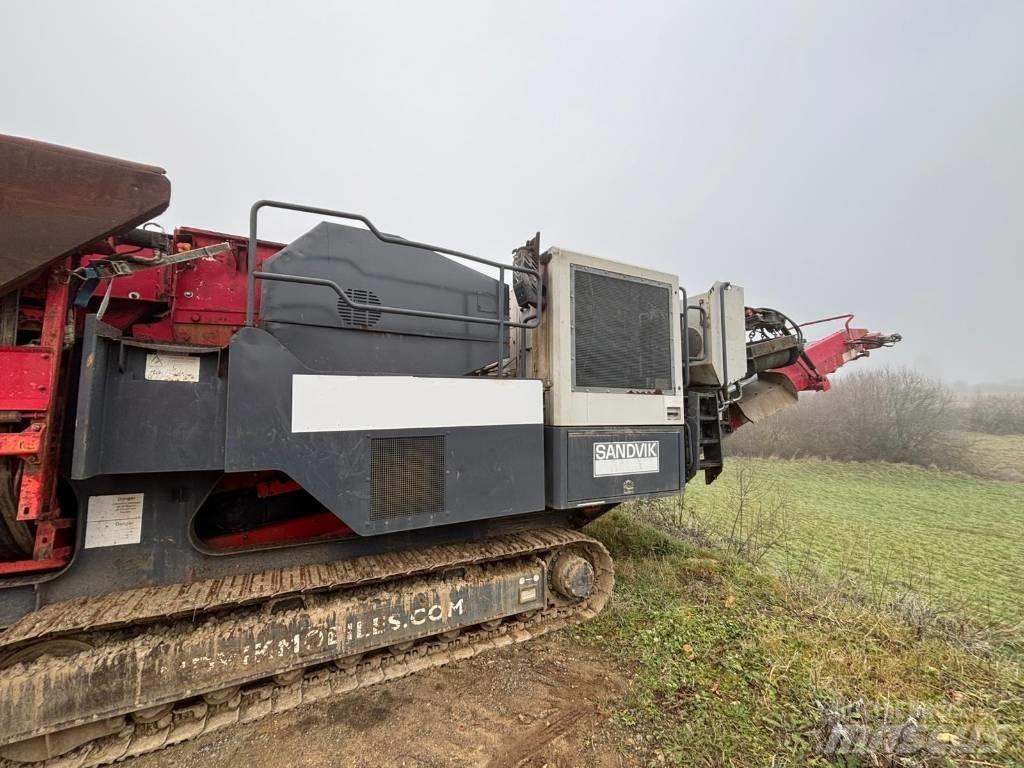 Sandvik QJ 241 이동식 분쇄기