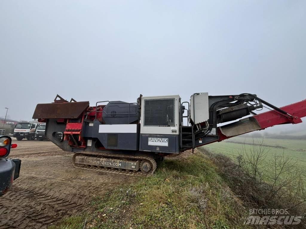 Sandvik QJ 241 이동식 분쇄기
