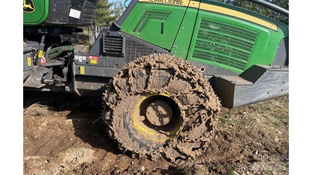 John Deere 1070 G 원목 하베스터
