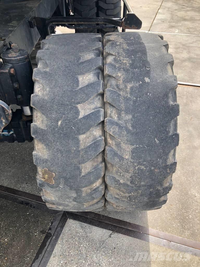 Etec 813B  휠 굴삭기