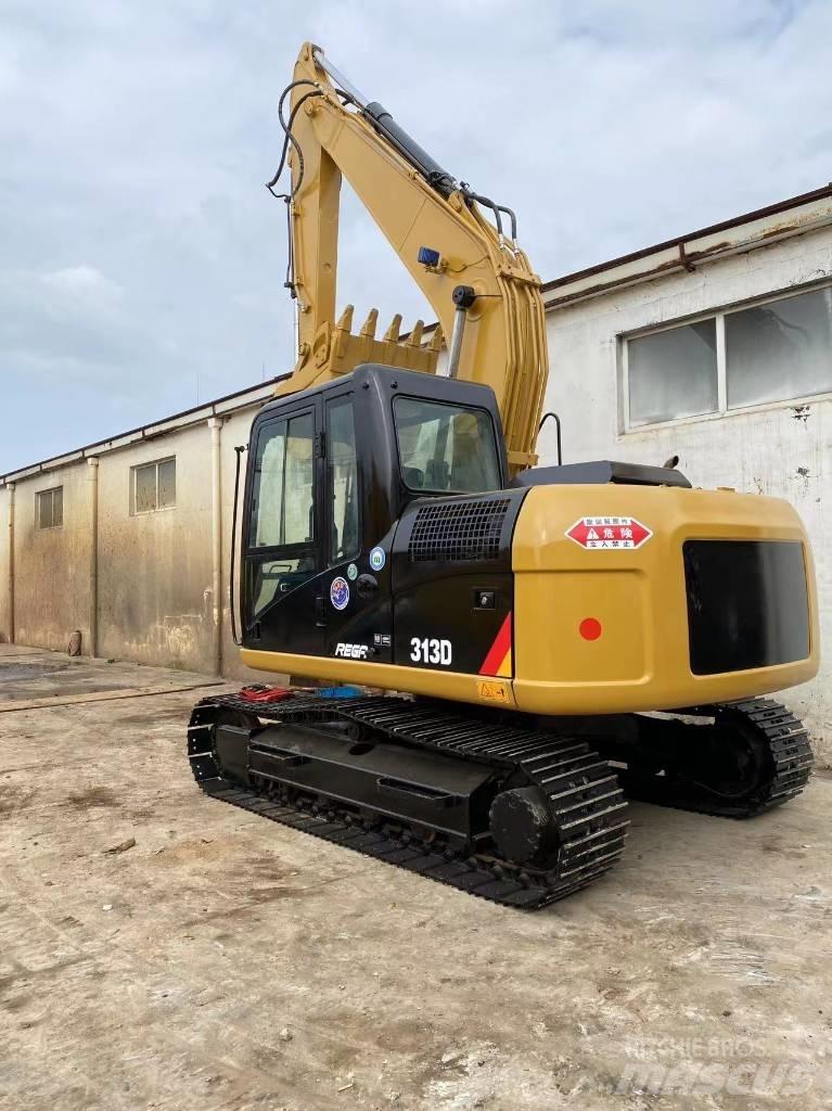 CAT 313 D  휠 굴삭기