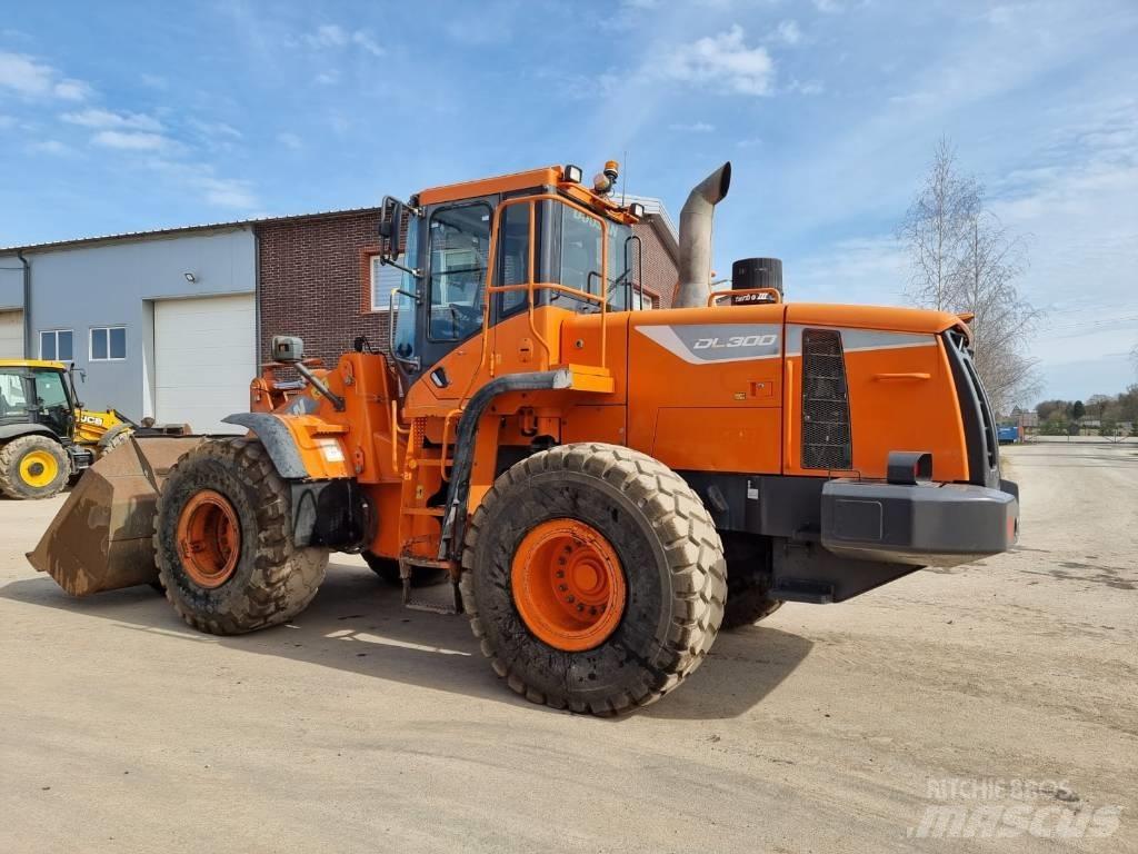 Doosan DL 300-5  휠로우더