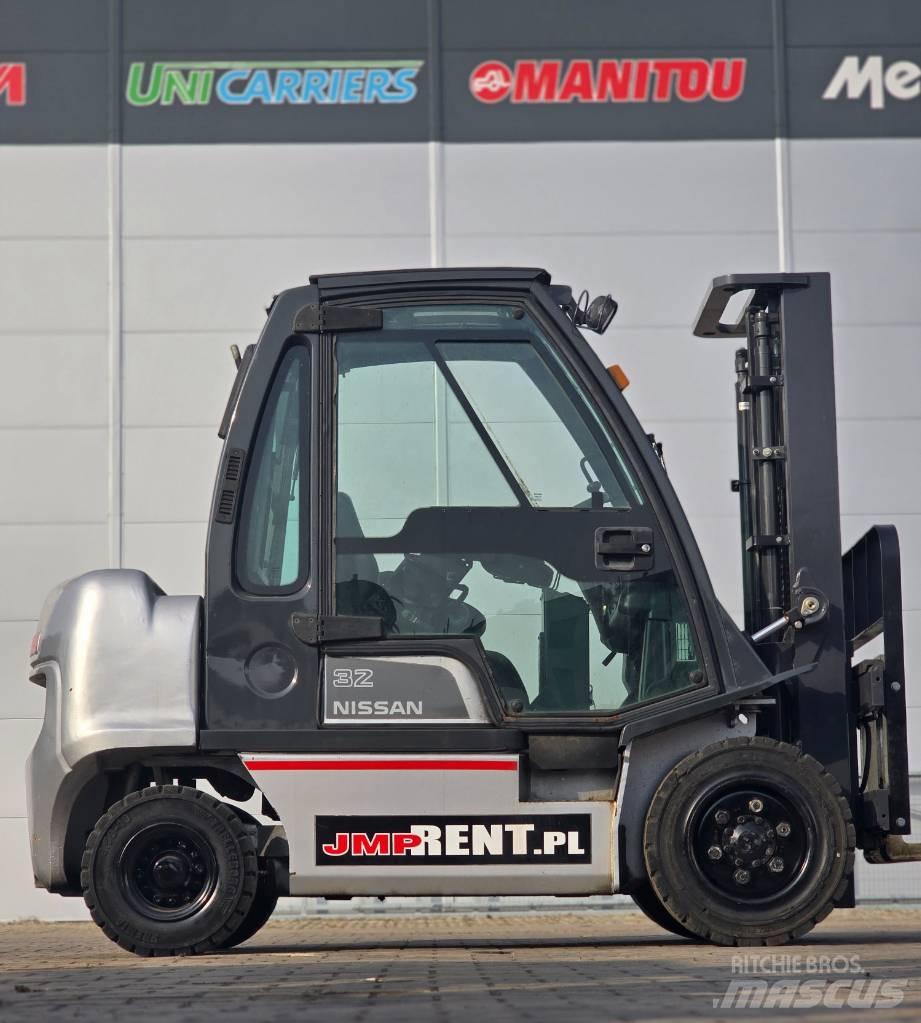 Nissan FGD02 A 32 Q LPG 지게차