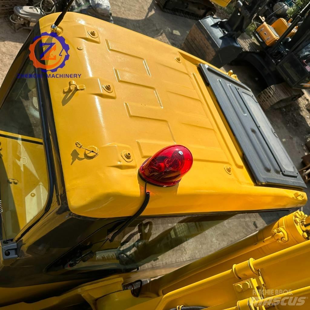 Komatsu PC 200 대형 굴삭기 29톤 이상