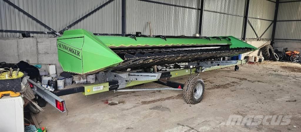 CLAAS Tucano 440 콤바인 수확기