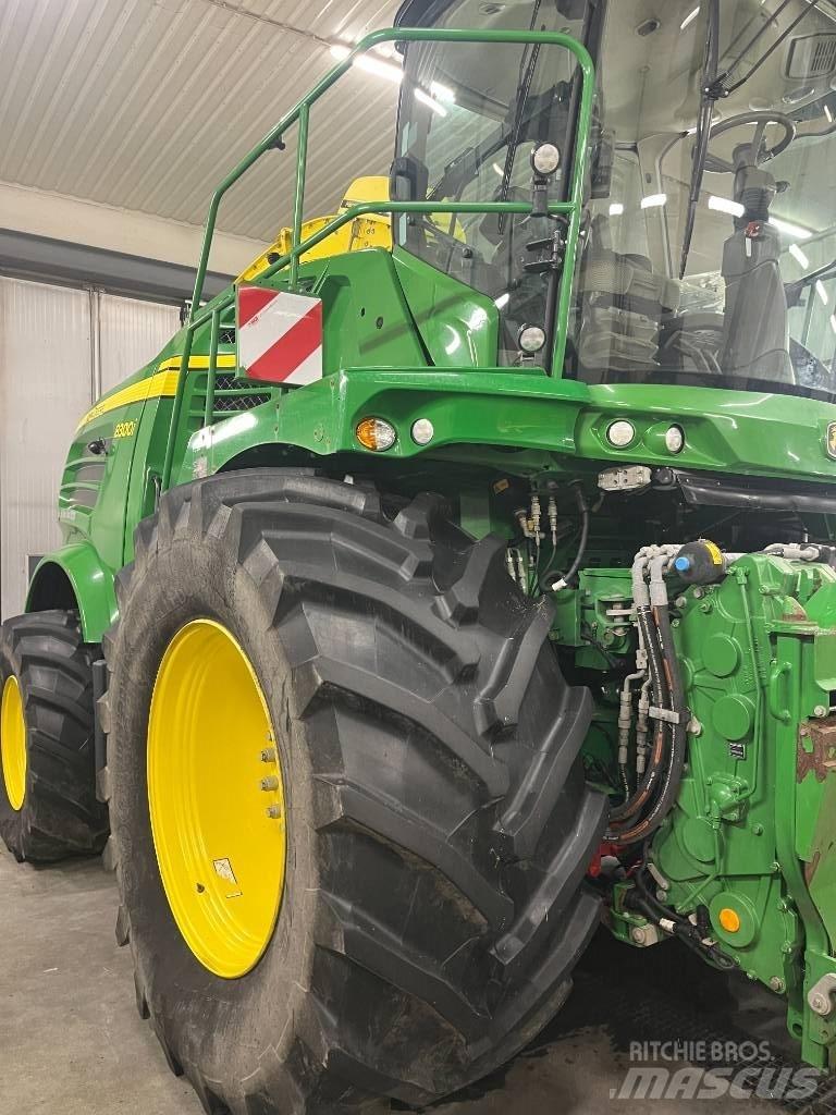 John Deere 8300i 자동 초지기계