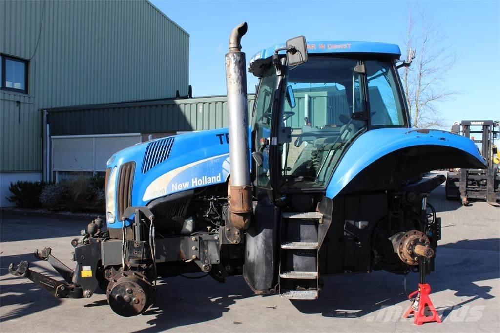 New Holland T8020 트랙터