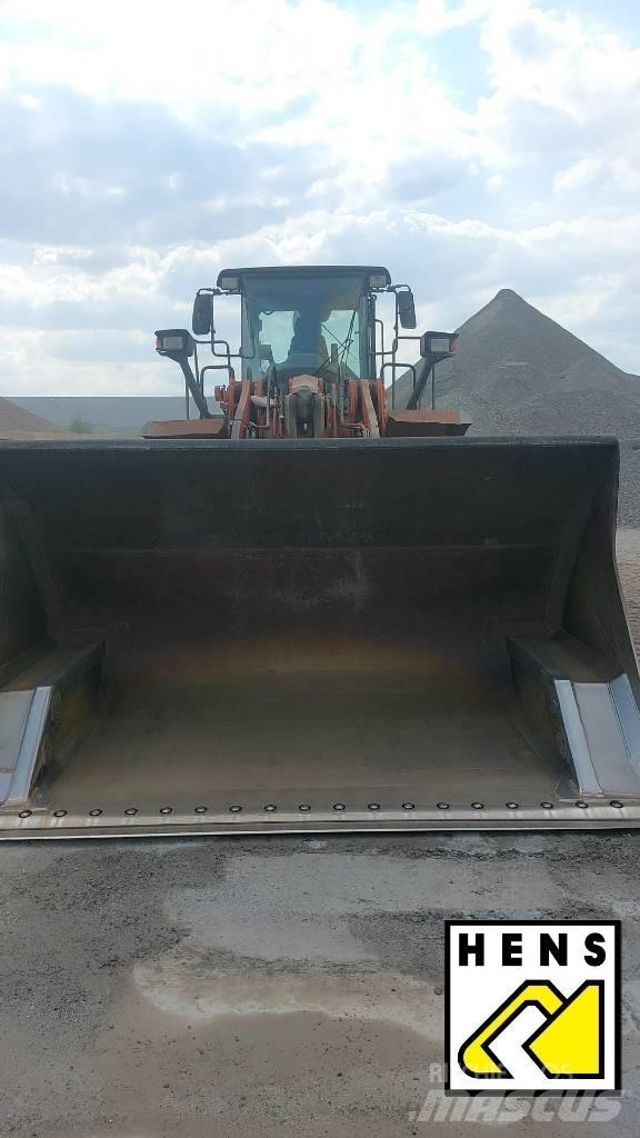 Hitachi ZW 310 연결식 홀러