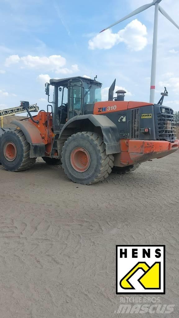 Hitachi ZW 310 연결식 홀러